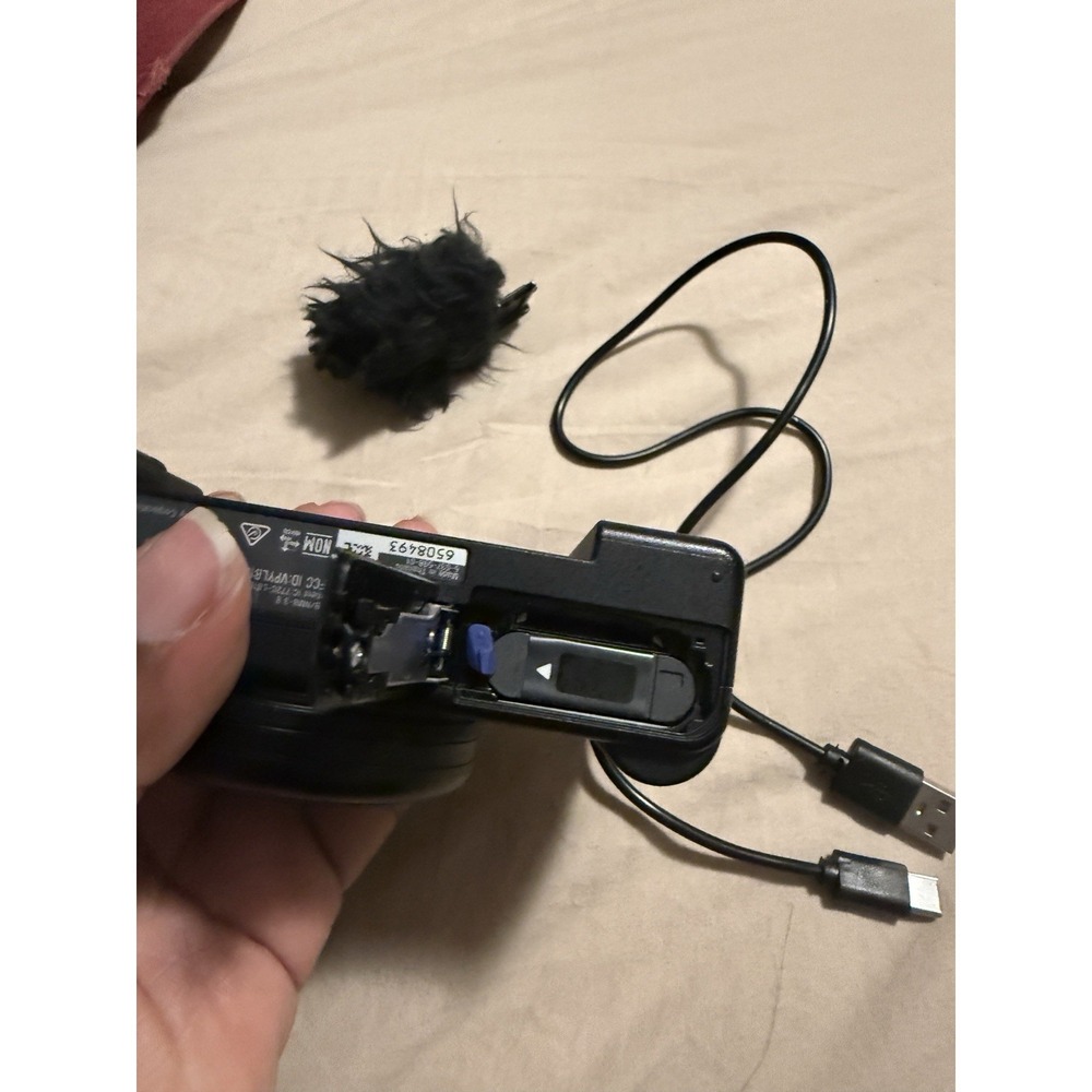 Sony ZV-1F 20.1MP Compact Digital Camera - Picture 9 of 14